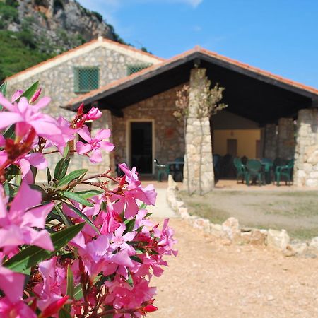 Punto Di Ristoro Uttolo Acomodação com café da manhã Baunei Exterior foto