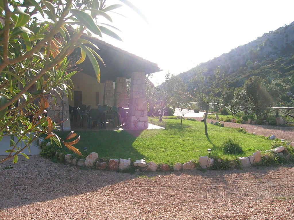 Punto Di Ristoro Uttolo Acomodação com café da manhã Baunei Exterior foto