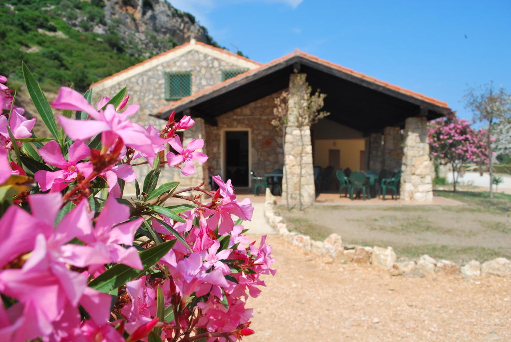 Punto Di Ristoro Uttolo Acomodação com café da manhã Baunei Exterior foto
