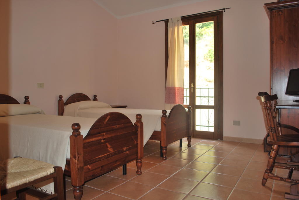 Punto Di Ristoro Uttolo Acomodação com café da manhã Baunei Exterior foto